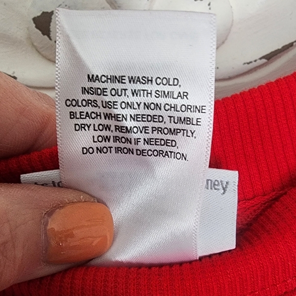 NWOT Disney Minnie Mouse Sweatshirt, Adult 1X, red, iridescent - Picture 6 of 9